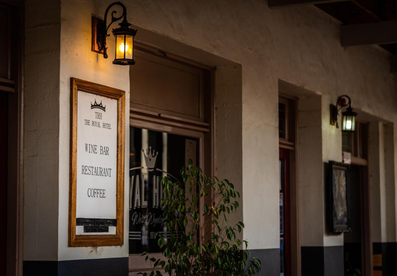 The Royal Hotel West Wyalong Buitenkant foto