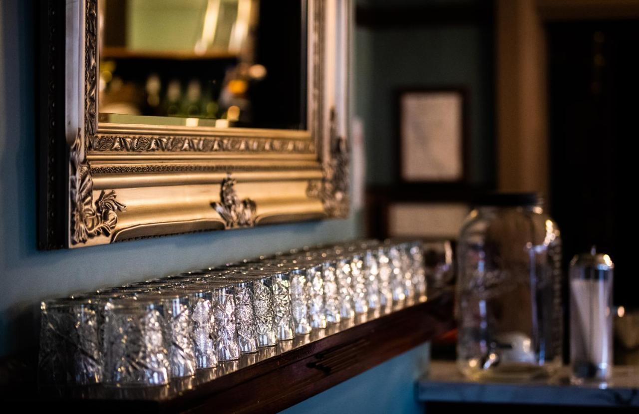 The Royal Hotel West Wyalong Buitenkant foto